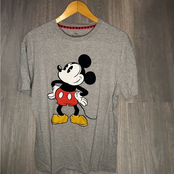 Walt Disney Tops - Disney Mickey Mouse Graphic Tee Size Large